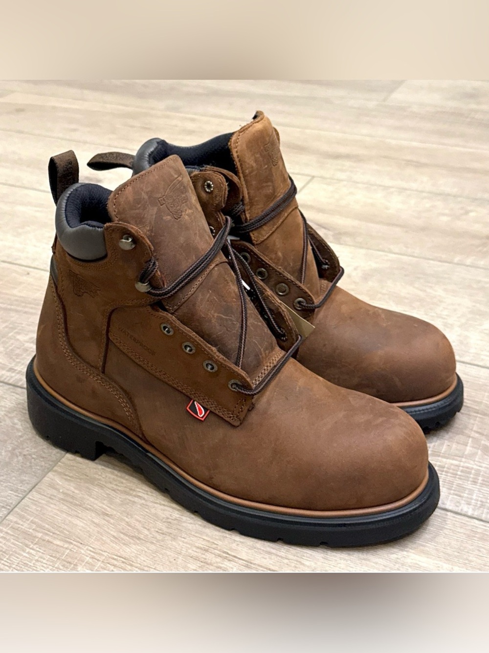 RED WING 4215 DYNAFORCE 6-INCH WATERPROOF SAFETY STEEL TOE WORK BOOTS SZ 7 D